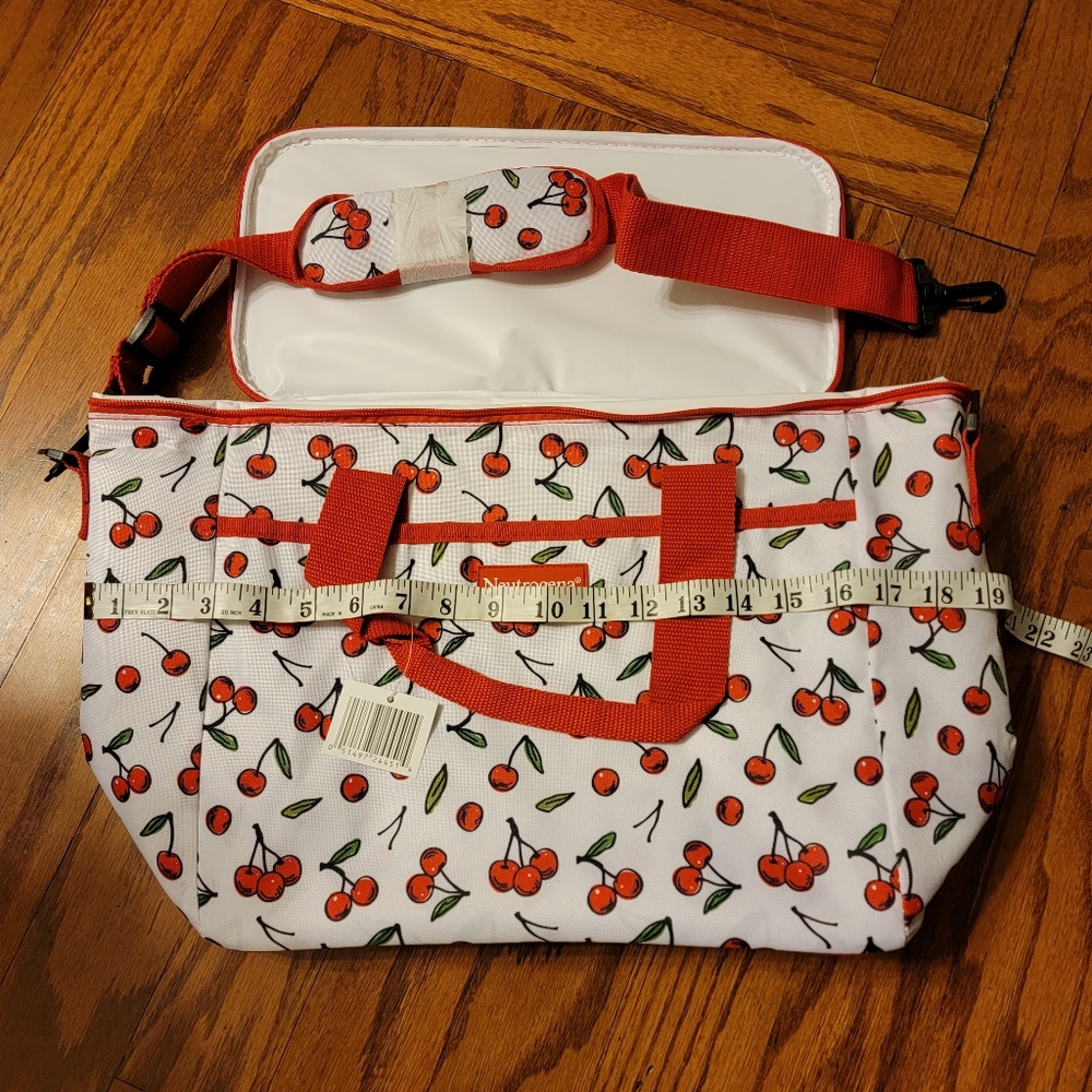New Never Used Neutrogena Insulated Carry All